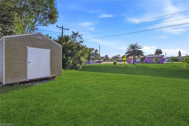 123 Connecticut RD, Lehigh Acres, FL 33936