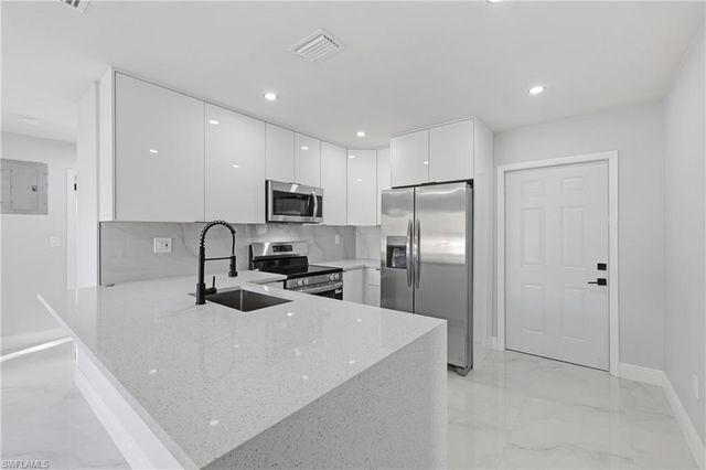 123 Connecticut RD, Lehigh Acres, FL 33936