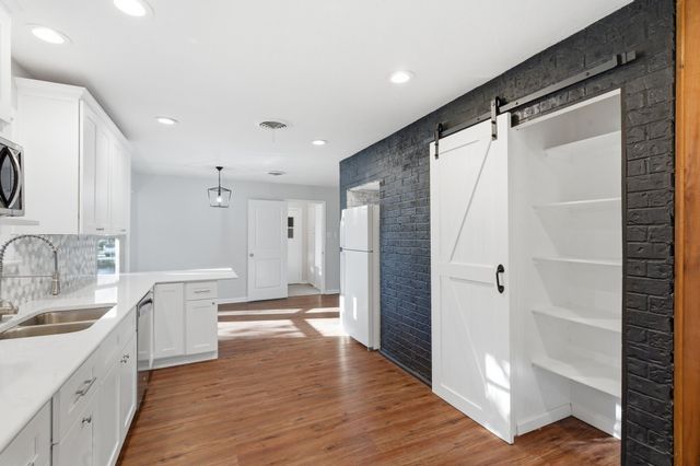 925 Mountain Terrace, Hurst, TX 76053