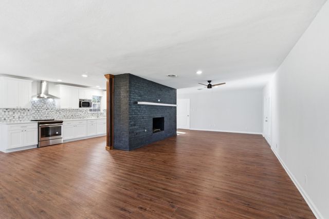 925 Mountain Terrace, Hurst, TX 76053