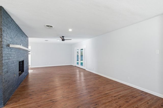 925 Mountain Terrace, Hurst, TX 76053