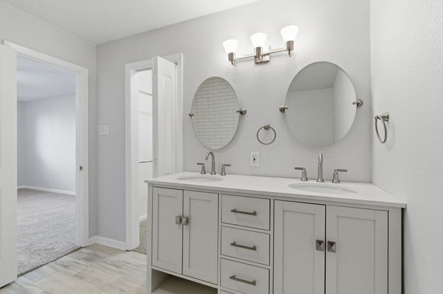 925 Mountain Terrace, Hurst, TX 76053