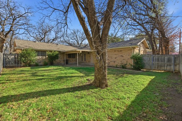 925 Mountain Terrace, Hurst, TX 76053