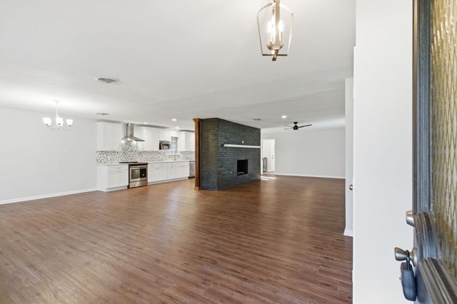 925 Mountain Terrace, Hurst, TX 76053