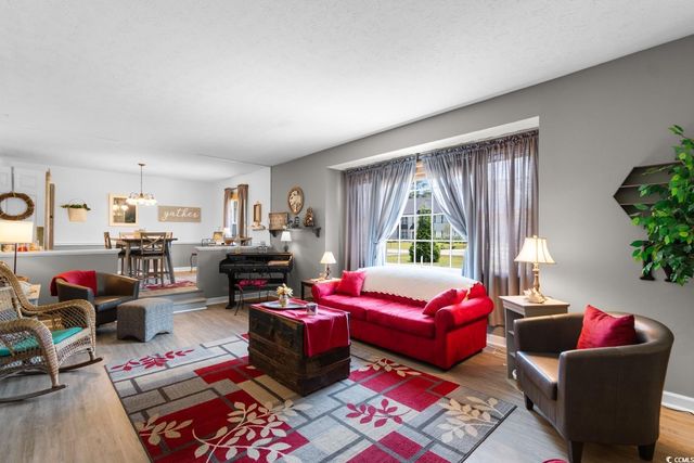 207 Green Lake Dr., Myrtle Beach, SC 29572