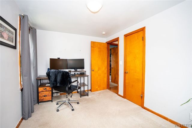 130 Calvin Court North, Tonawanda, NY 14150