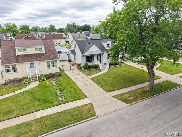 130 Calvin Court North, Tonawanda, NY 14150