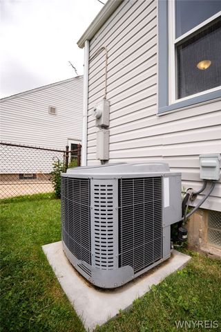 130 Calvin Court North, Tonawanda, NY 14150