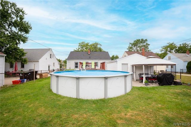 130 Calvin Court North, Tonawanda, NY 14150