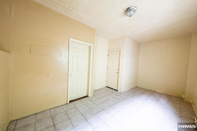 131 S 8th Street 2, Newark, NJ 07107