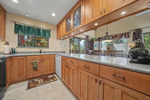 1206 Greensboro Way, Arnold, CA 95223