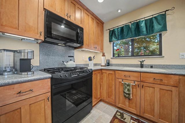 1206 Greensboro Way, Arnold, CA 95223