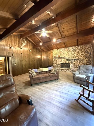51250 Parker Road, La Pine, OR 97739