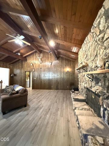 51250 Parker Road, La Pine, OR 97739