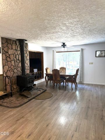 51250 Parker Road, La Pine, OR 97739