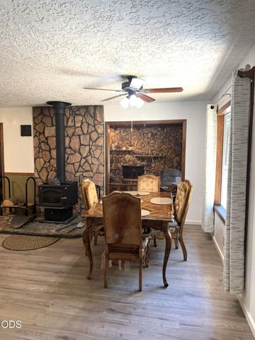 51250 Parker Road, La Pine, OR 97739