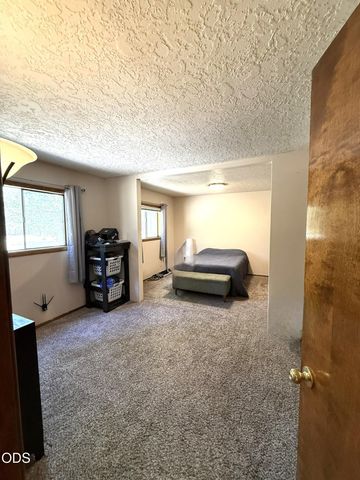 51250 Parker Road, La Pine, OR 97739