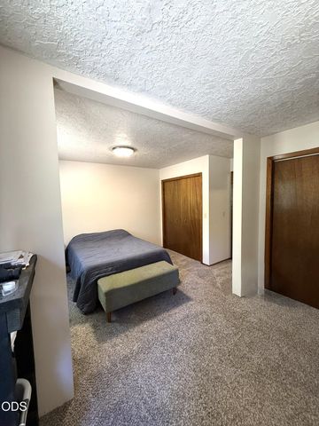 51250 Parker Road, La Pine, OR 97739
