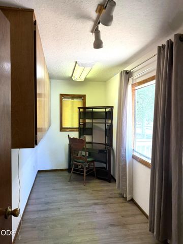 51250 Parker Road, La Pine, OR 97739