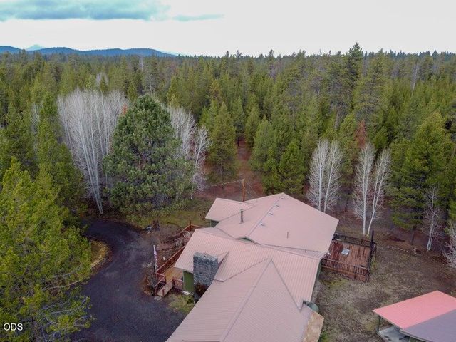 51250 Parker Road, La Pine, OR 97739