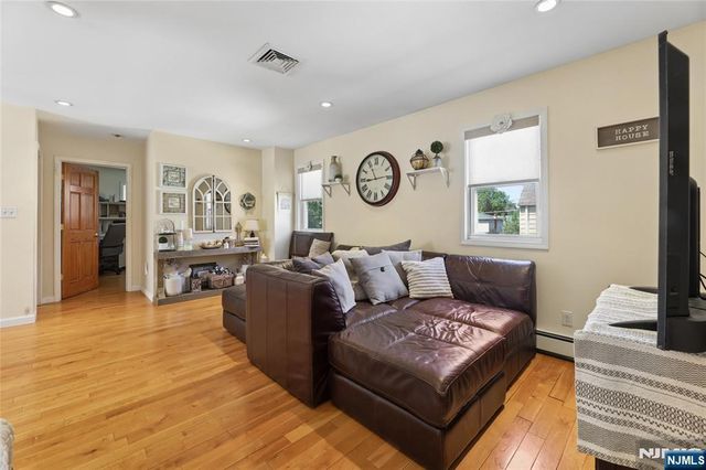 340 Madison Avenue, New Milford, NJ 07646