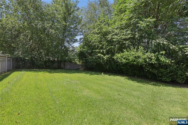340 Madison Avenue, New Milford, NJ 07646