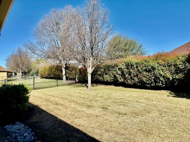 9608 Applewood Trail, Denton, TX 76207