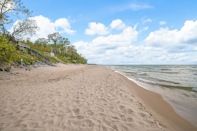 45322 Fairway Drive, New Buffalo, MI 49117