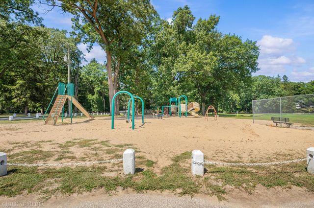 45322 Fairway Drive, New Buffalo, MI 49117