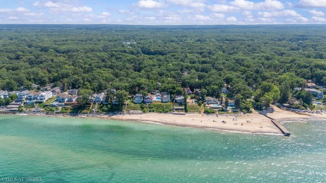 45322 Fairway Drive, New Buffalo, MI 49117