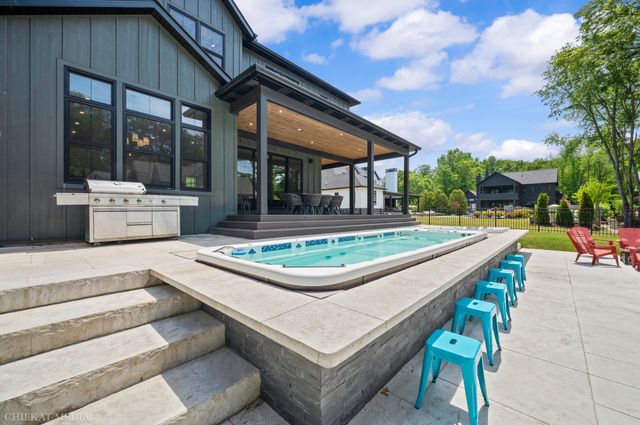 45322 Fairway Drive, New Buffalo, MI 49117