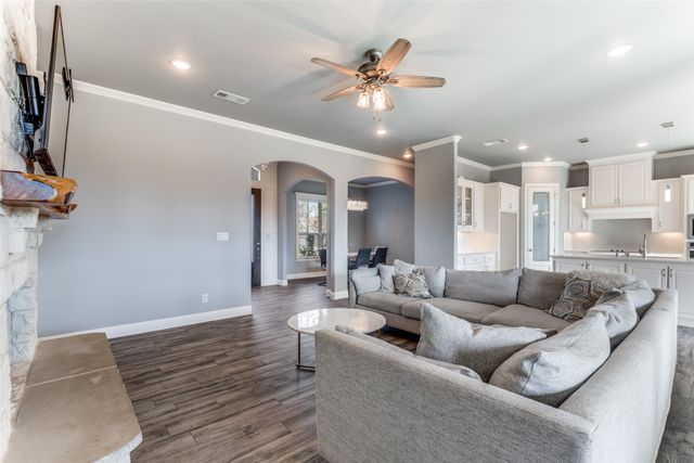 5108 Waterview Drive, Arlington, TX 76016