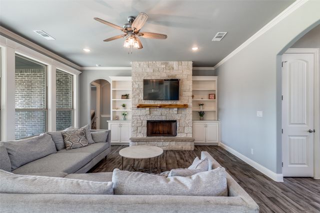 5108 Waterview Drive, Arlington, TX 76016