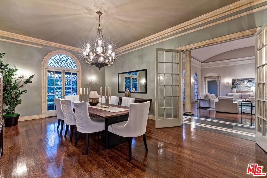 Image 9 of property listing at 803 N Rexford Drive, Beverly Hills, CA 90210