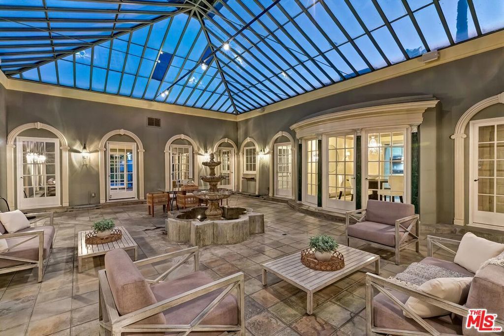 Image 6 of property listing at 803 N Rexford Drive, Beverly Hills, CA 90210