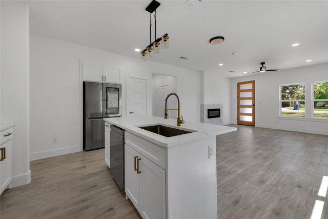 115 Gibson Lane, Valley View, TX 76272