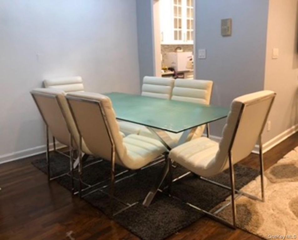 510 Dubois Ave 3 C, North Valley Stream, NY 11581