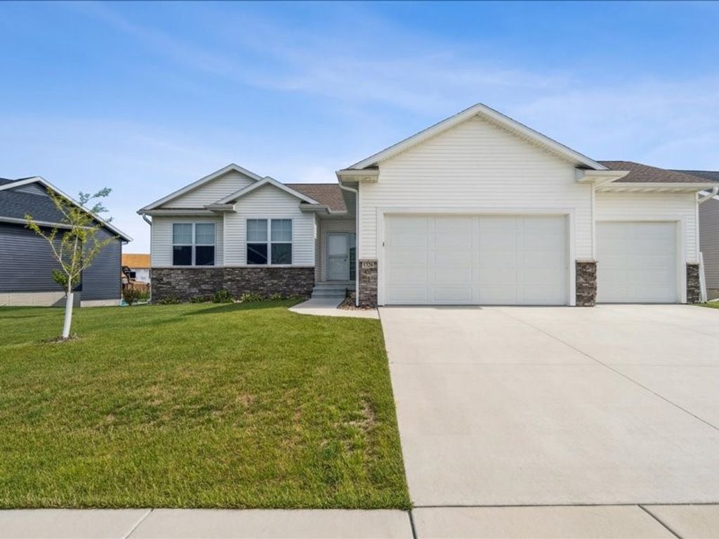 1326 Echo Ridge Lane, Marion, IA 52302