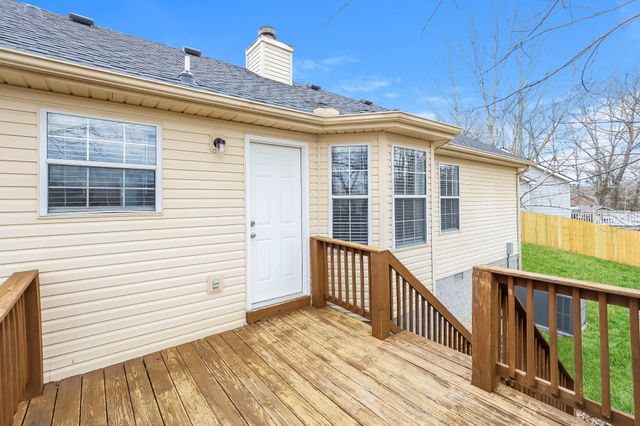 214 Natchez Ct, N, La Vergne, TN 37086