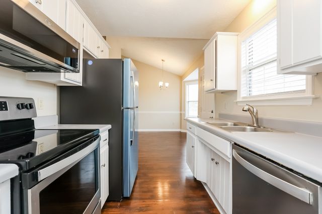 214 Natchez Ct, N, La Vergne, TN 37086