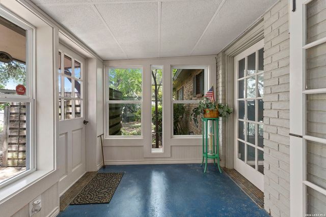 346 RAINBOW DR, Lakehills, TX 78063