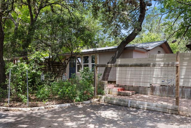 346 RAINBOW DR, Lakehills, TX 78063