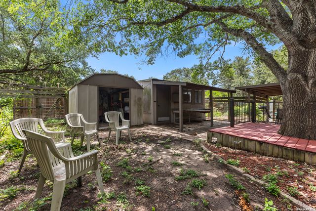 346 RAINBOW DR, Lakehills, TX 78063