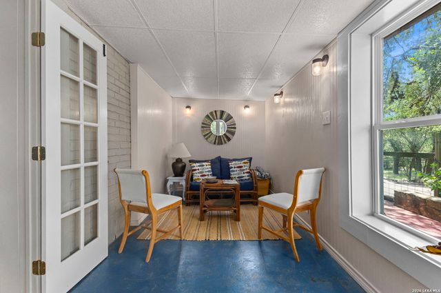 346 RAINBOW DR, Lakehills, TX 78063