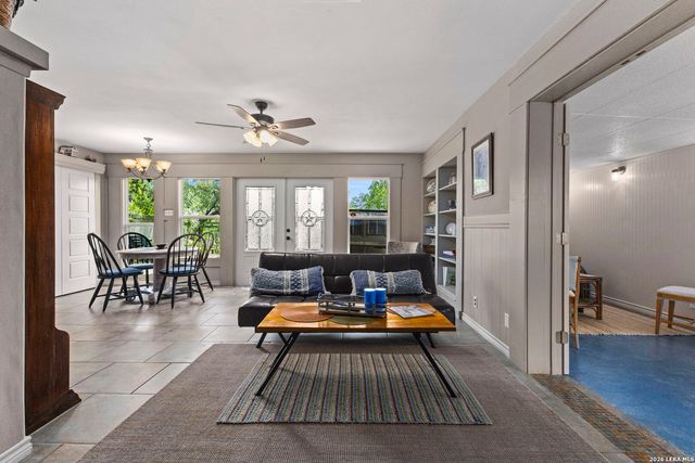 346 RAINBOW DR, Lakehills, TX 78063