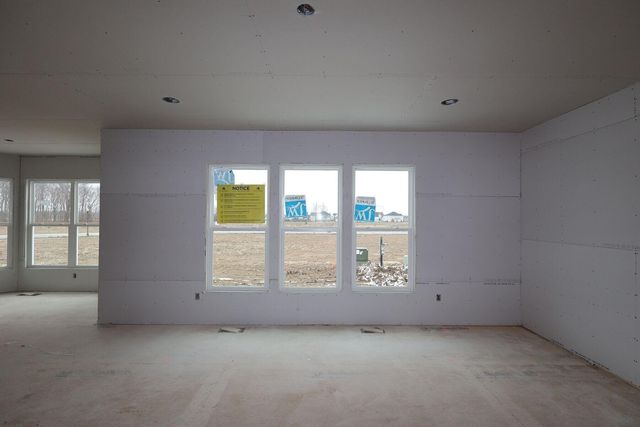 32 Banyan Drive, Lewis Center, OH 43035