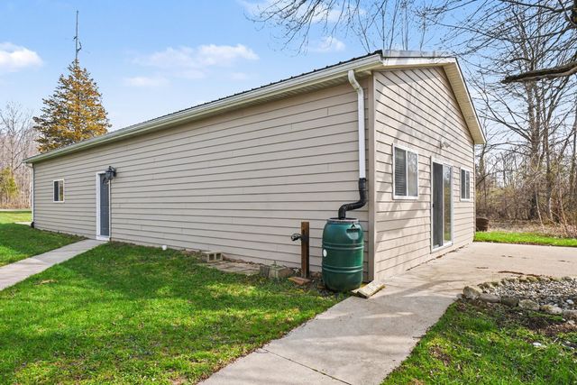 45284 Co Rd 703, Covert Twp, MI 49038