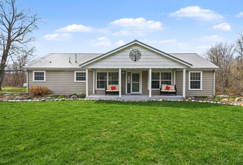 45284 Co Rd 703, Covert Twp, MI 49038