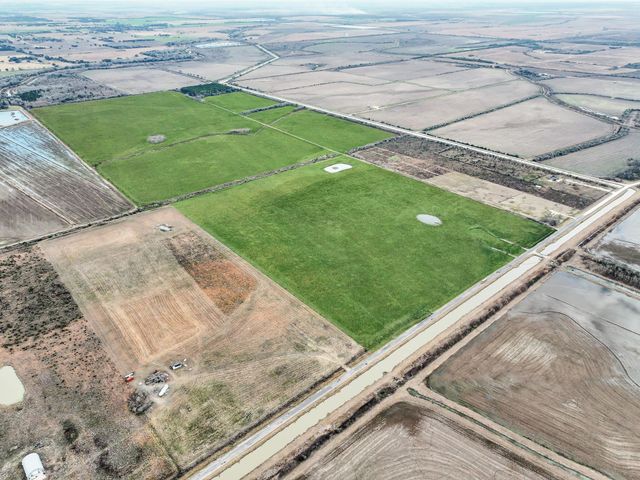 TR 4 Canal Road, Winnie, TX 77665