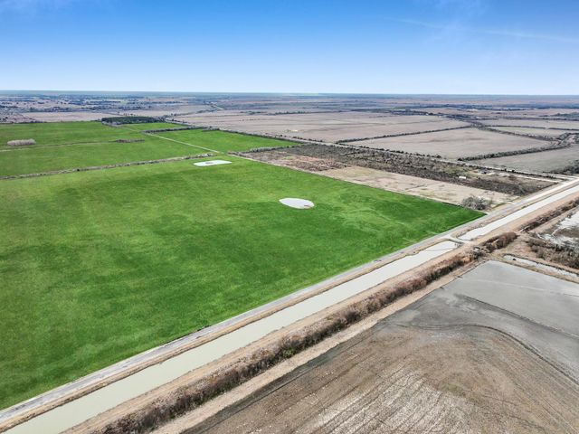 TR 4 Canal Road, Winnie, TX 77665